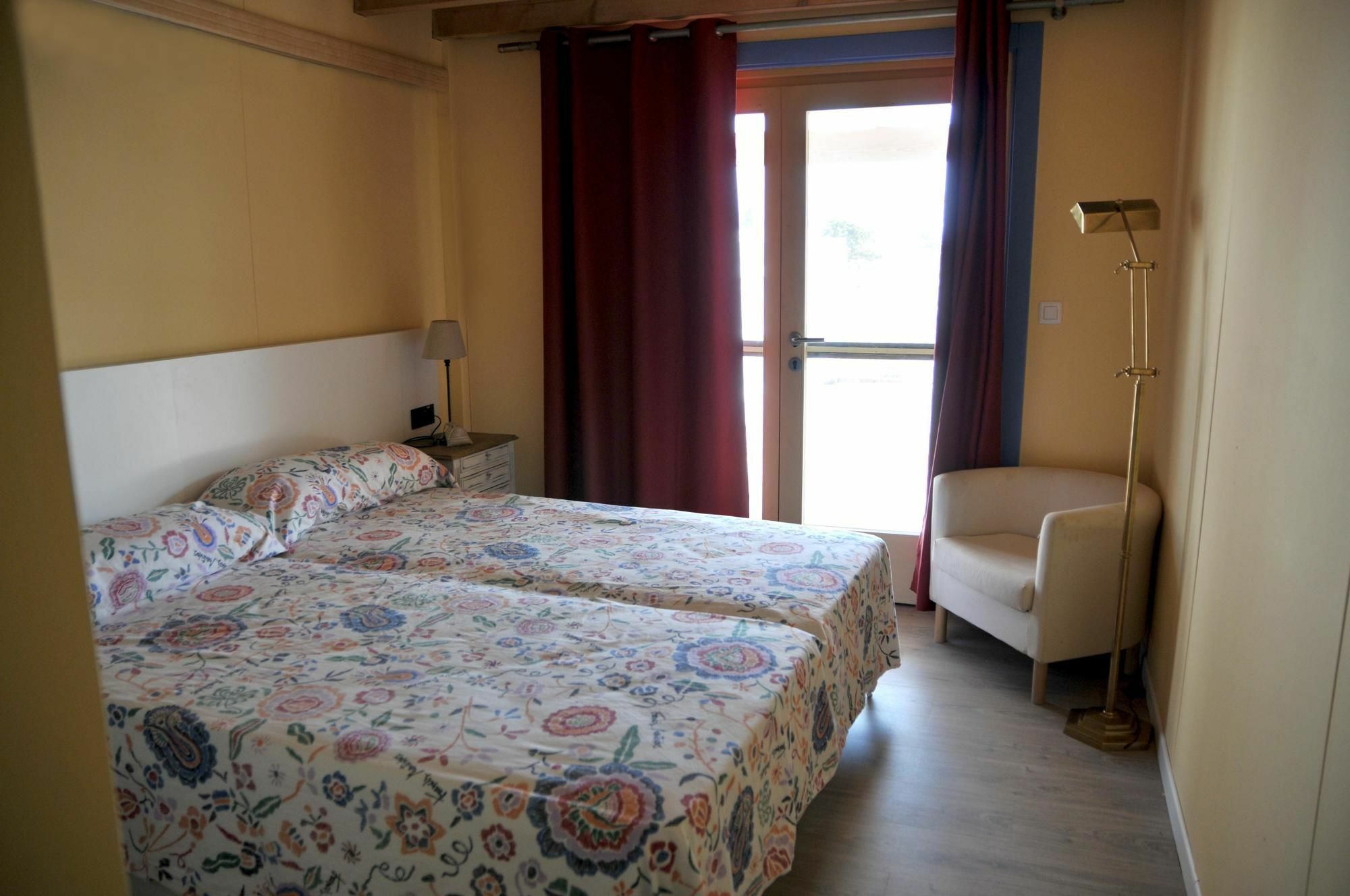 Aparthotel Oliwood Beach Олива Экстерьер фото